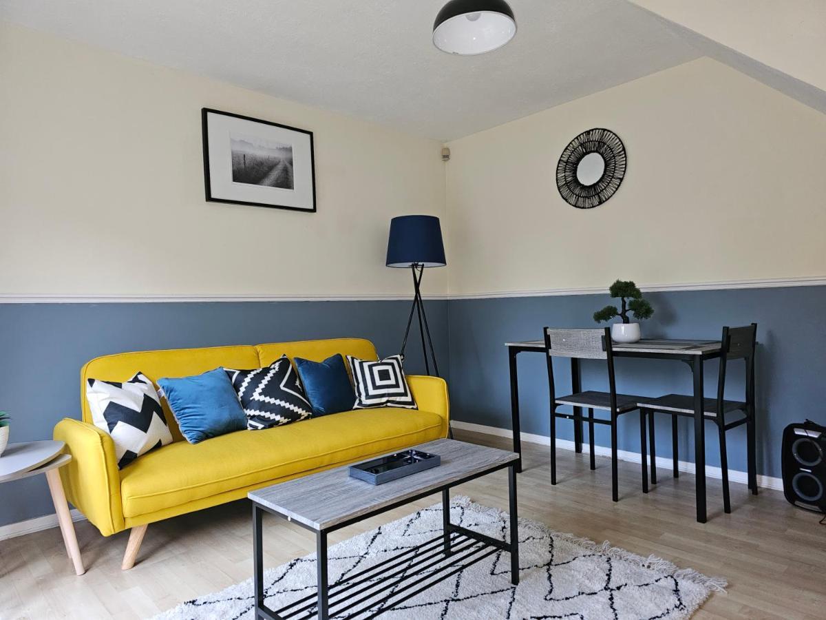 Home In Beckton. Docklands. London City Airport. Exteriör bild