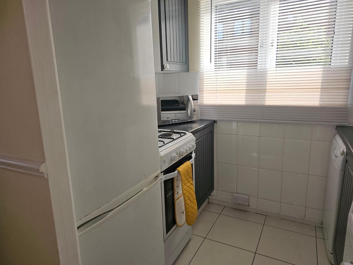 Home In Beckton. Docklands. London City Airport. Exteriör bild