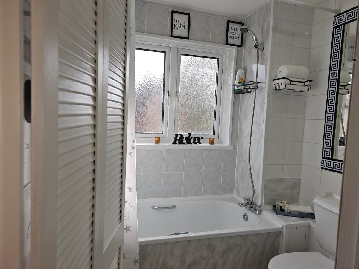 Home In Beckton. Docklands. London City Airport. Exteriör bild