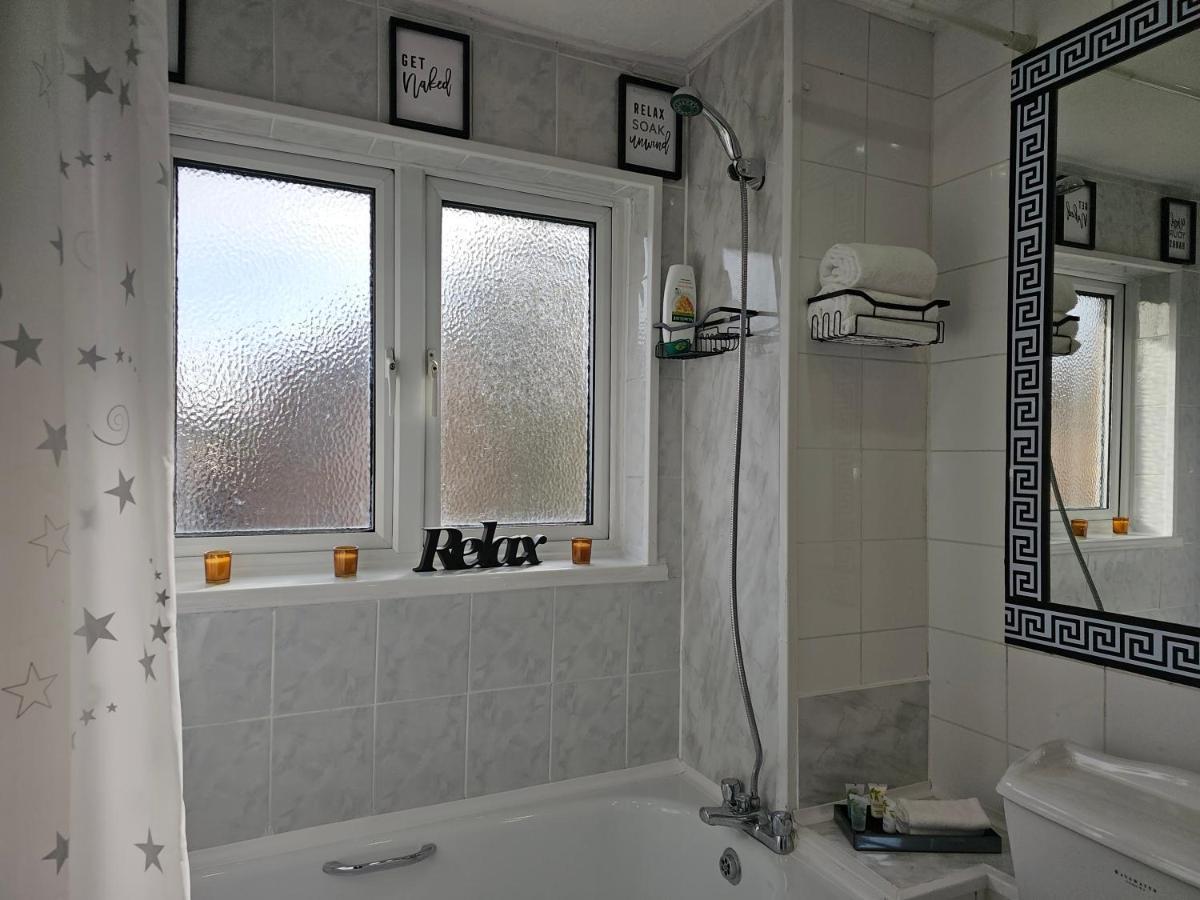 Home In Beckton. Docklands. London City Airport. Exteriör bild
